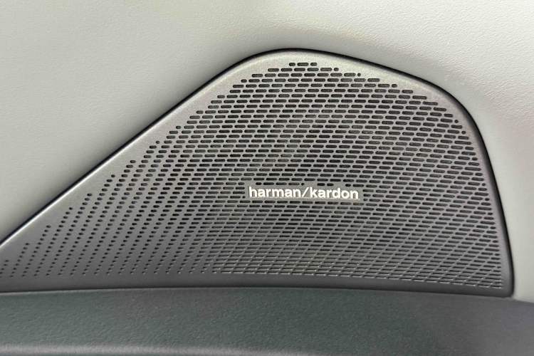 Used Lynk & Co Z20 2025 530 km Range Rear-Wheel Drive Pro Interior 11