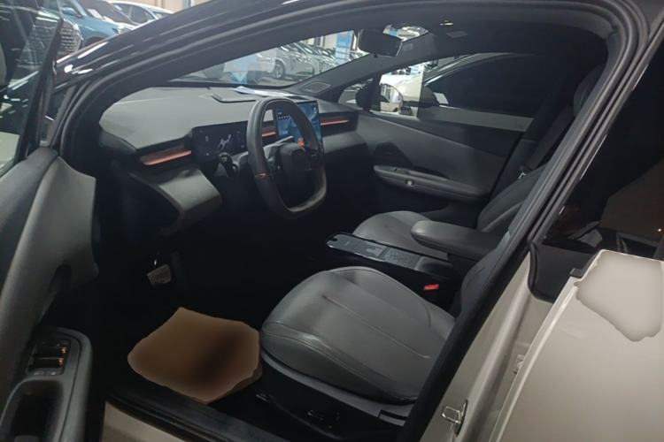 Used Lynk & Co Z20 2025 530 km Range Rear-Wheel Drive Pro Left Front Seat