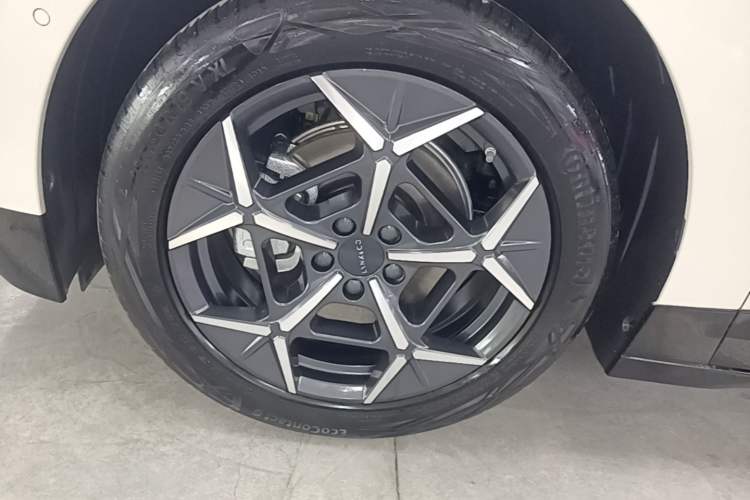 Used Lynk & Co Z20 2025 530 km Range Rear-Wheel Drive Max Left Front Wheel Hub