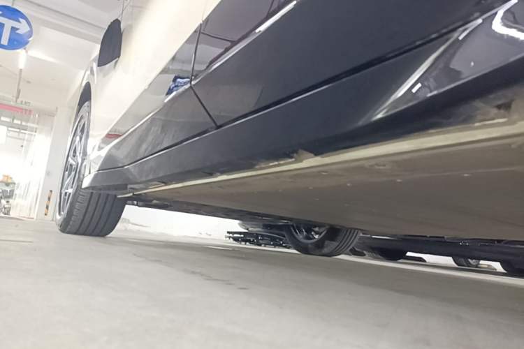 Used Lynk & Co Z20 2025 530 km Range Rear-Wheel Drive Max Left Side Sill