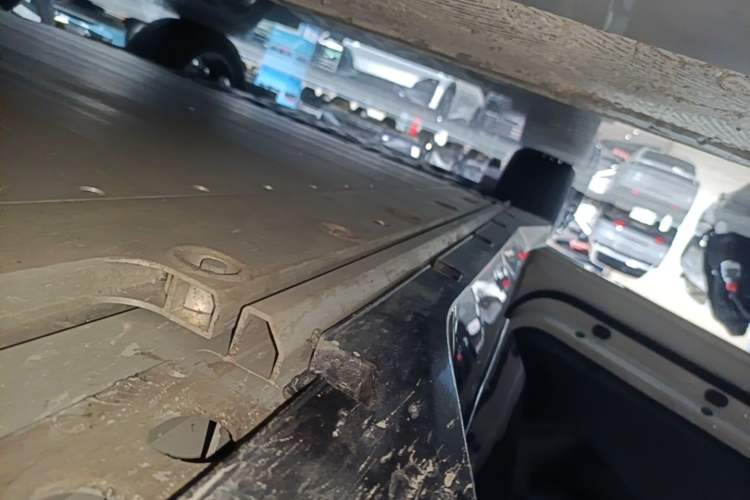 Used Lynk & Co Z20 2025 530 km Range Rear-Wheel Drive Pro Left Side Sill