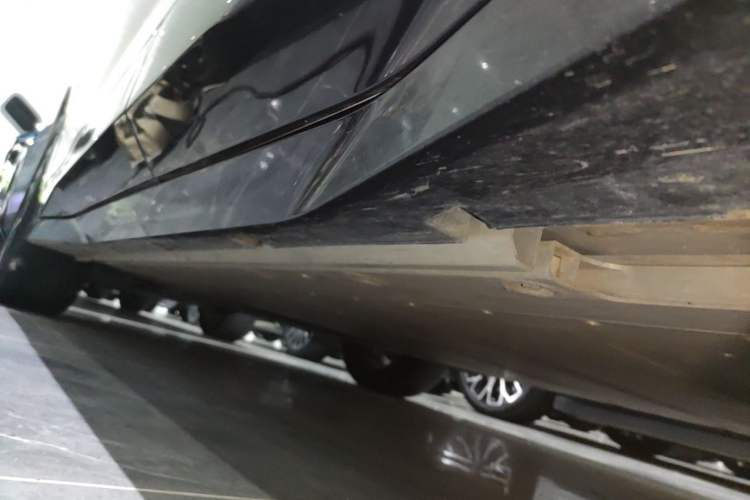 Used Lynk & Co Z20 2025 530 km Range Rear-Wheel Drive Pro Left Side Sill