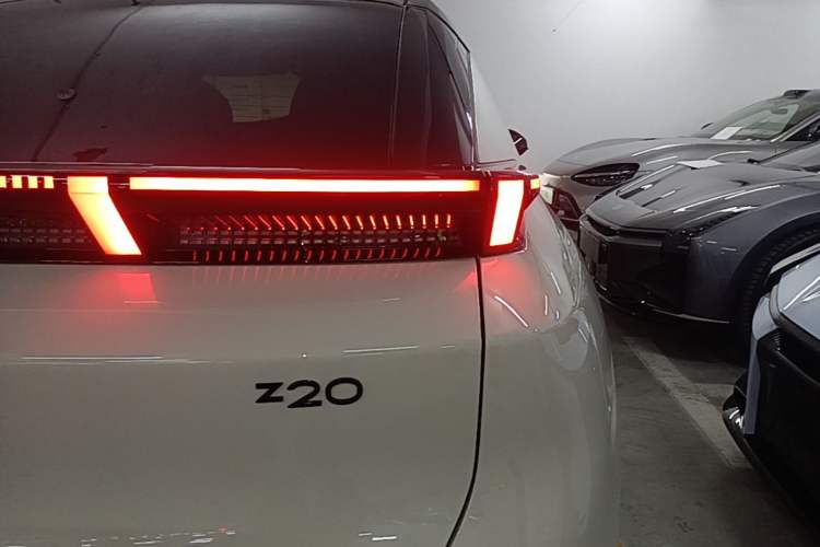Used Lynk & Co Z20 2025 530 km Range Rear-Wheel Drive Max Right Rear Taillight