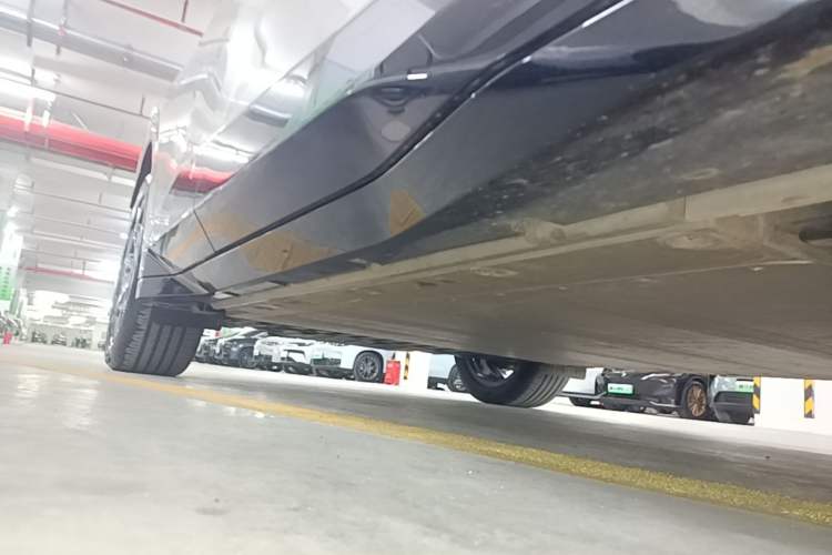Used Lynk & Co Z20 2025 530 km Range Rear-Wheel Drive Max Right Side Sill