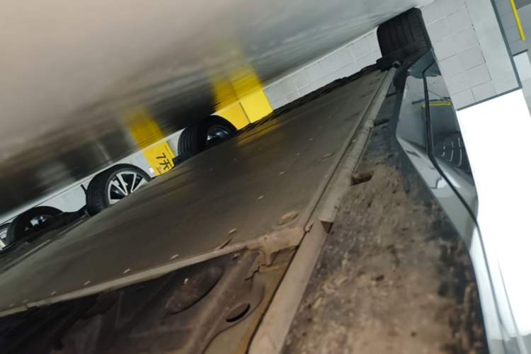 Used Lynk & Co Z20 2025 530 km Range Rear-Wheel Drive Max Right Side Sill
