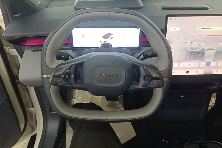 Used Lynk & Co Z20 2025 530 km Range Rear-Wheel Drive Max Steering Wheel