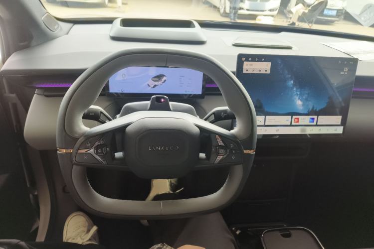 Used Lynk & Co Z20 2025 530 km Range Rear-Wheel Drive Max Steering Wheel