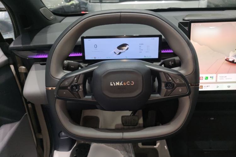 Used Lynk & Co Z20 2025 530 km Range Rear-Wheel Drive Pro Steering Wheel