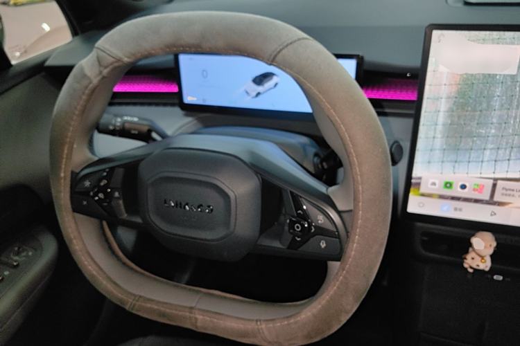 Used Lynk & Co Z20 2025 530 km Range Rear-Wheel Drive Pro Steering Wheel