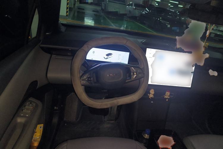 Used Lynk & Co Z20 2025 530 km Range Rear-Wheel Drive Pro Steering Wheel