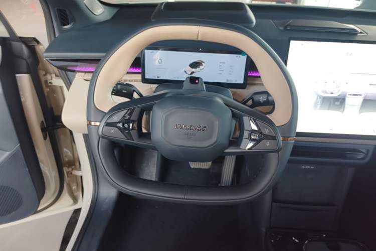 Used Lynk & Co Z20 2025 530 km Range Rear-Wheel Drive Max Steering Wheel