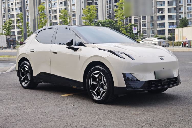 Used Lynk & Co Z20 2026 Model 430km Rear-Wheel Drive Pro Exterior 1