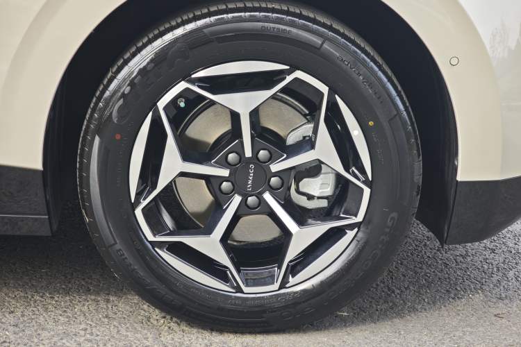 Used Lynk & Co Z20 2026 Model 430km Rear-Wheel Drive Pro Exterior 3