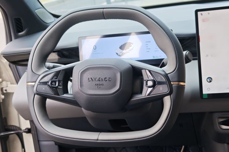 Used Lynk & Co Z20 2026 Model 430km Rear-Wheel Drive Pro Interior 2