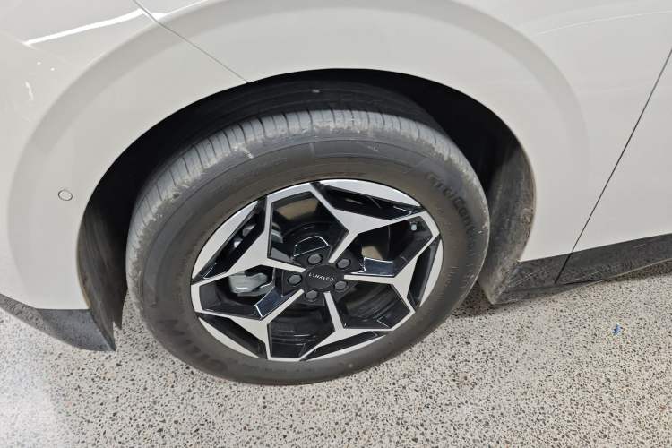 Used Lynk & Co Z20 2026 Model 430km Rear-Wheel Drive Pro Left Front Wheel Hub