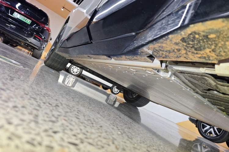 Used Lynk & Co Z20 2026 Model 430km Rear-Wheel Drive Pro Left Side Sill
