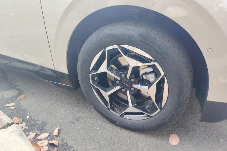 Used Lynk & Co Z20 2026 Model 430km Rear-Wheel Drive Pro Right Front Wheel Hub