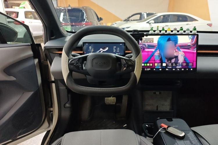 Used Lynk & Co Z20 2026 Model 430km Rear-Wheel Drive Pro Steering Wheel