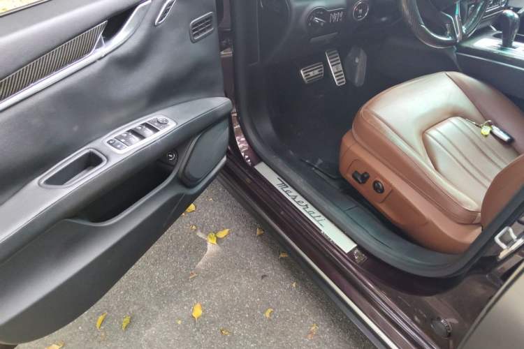 Used Maserati Coupe  Driver Seat