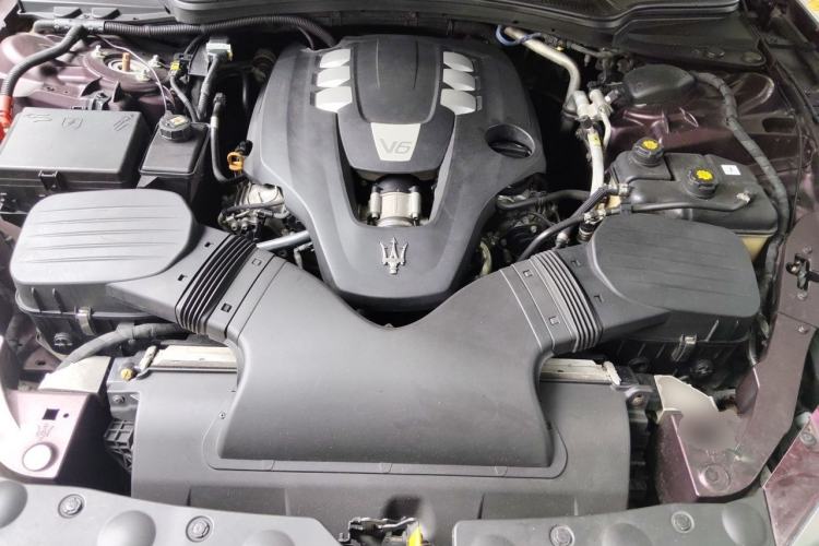 Used Maserati Coupe  Engine Bay