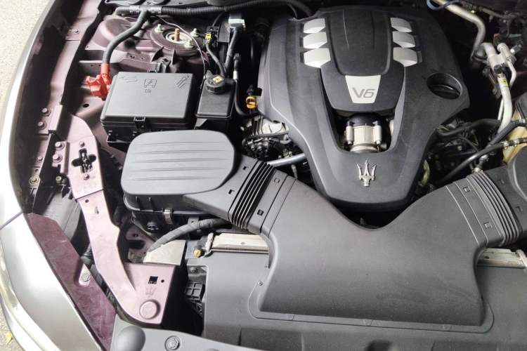 Used Maserati Coupe  Engine Bay Right