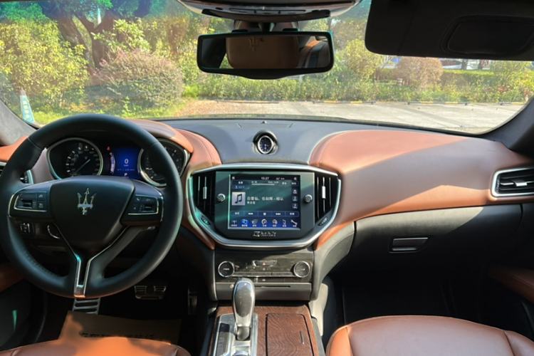Used Maserati Ghibli 2014 3.0T Standard Edition Audio And AC Panel