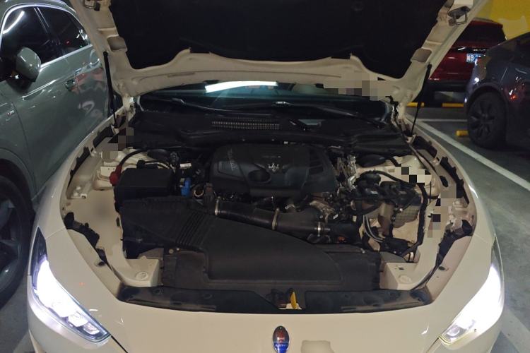 Used Maserati Ghibli 2021 2.0T Sharp Edition Engine Bay