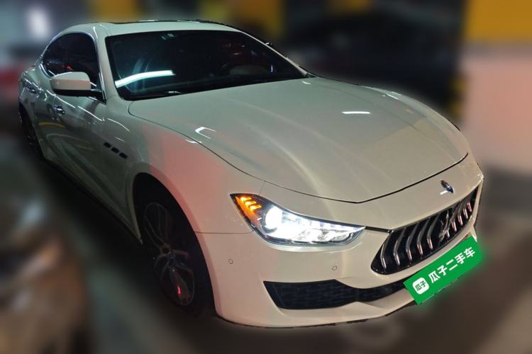Used Maserati Ghibli 2021 2.0T Sharp Edition Front Right 45 Deg