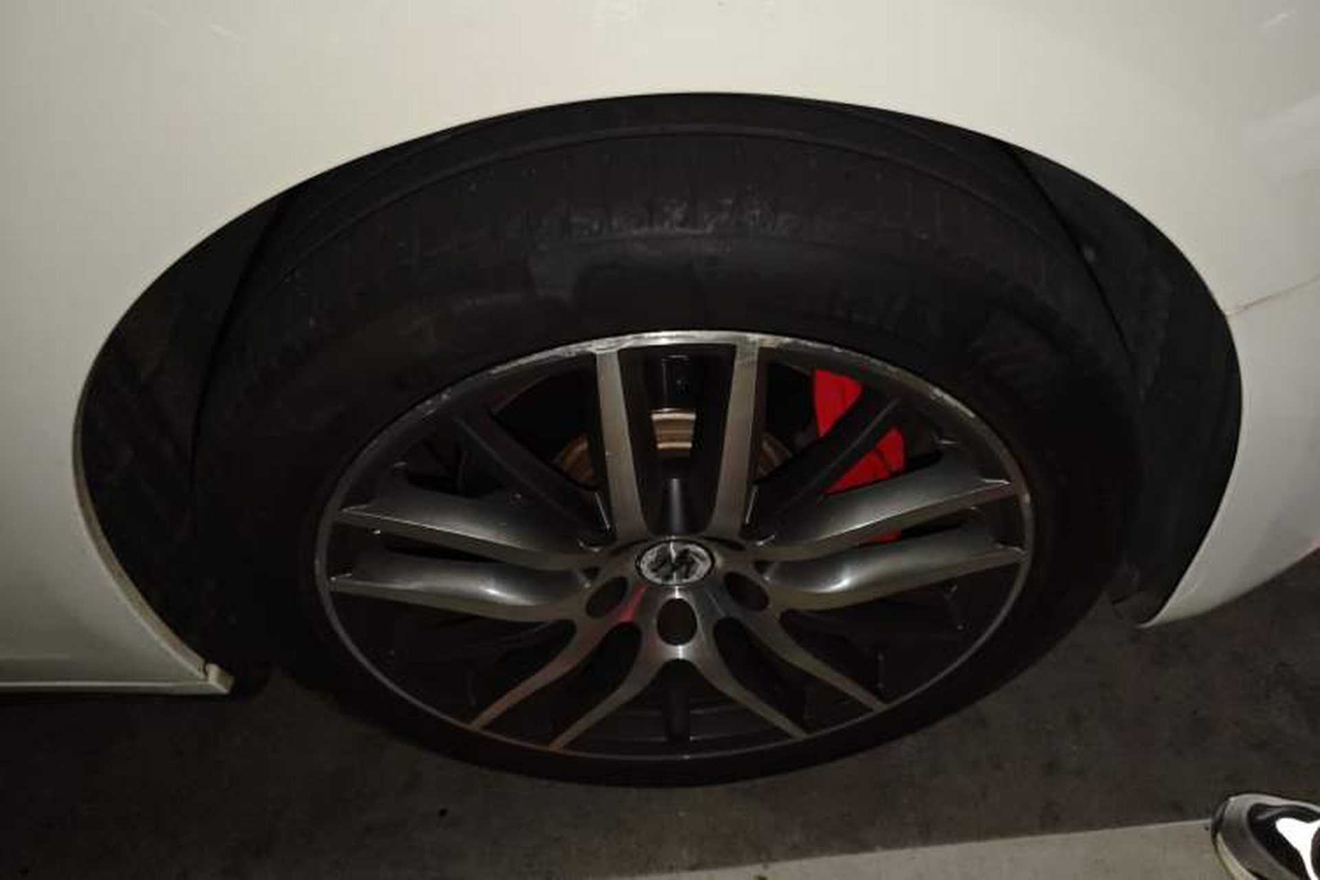 Used Maserati Ghibli 2021 2.0T Sharp Edition Right Front Wheel Hub