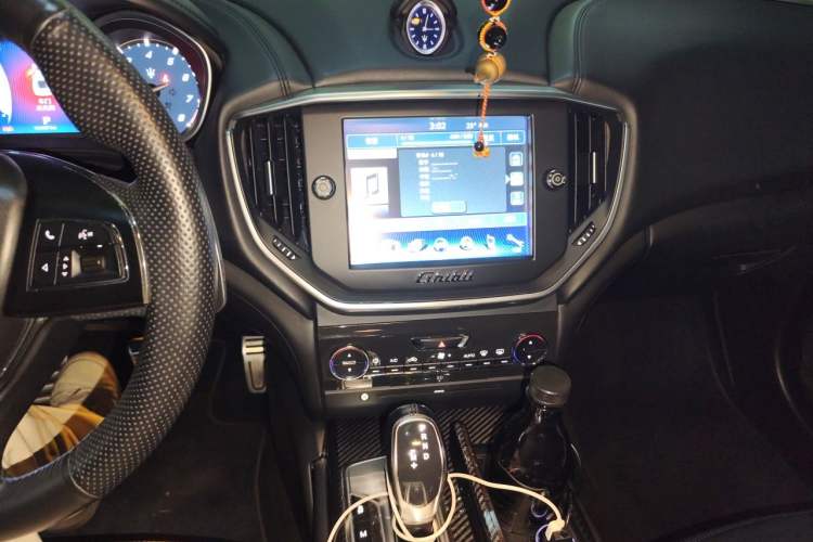 Used Maserati Ghibli  Audio And AC Panel