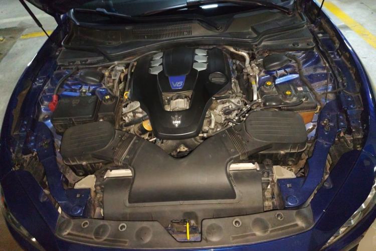 Used Maserati Ghibli  Engine Bay
