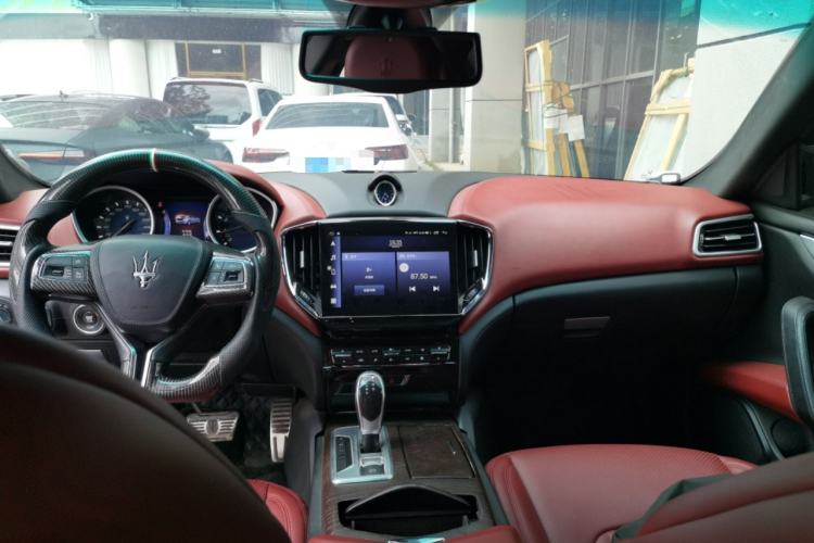 Used Maserati Ghibli 2014 3.0T Standard Edition Center Console