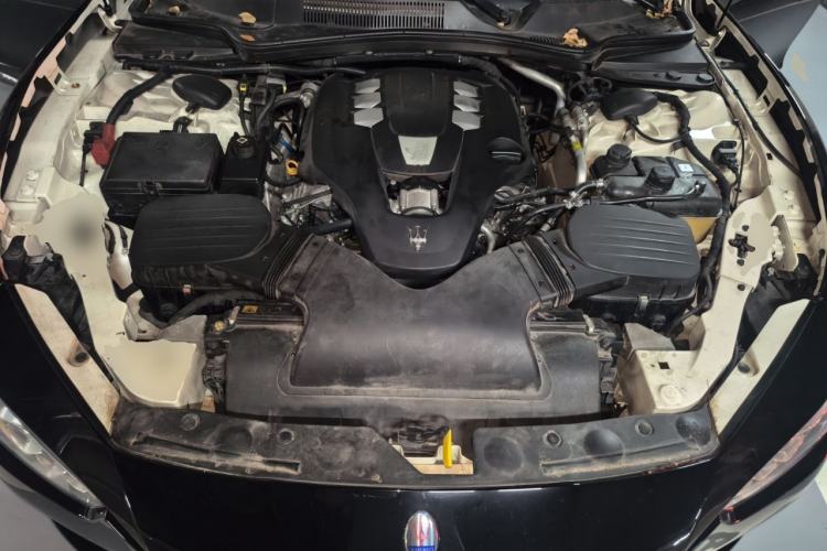 Used Maserati Ghibli 2014 3.0T Standard Edition Engine Bay