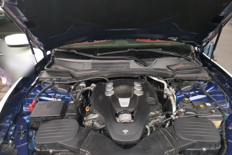 Used Maserati Ghibli 2014 3.0T Standard Edition Engine Bay