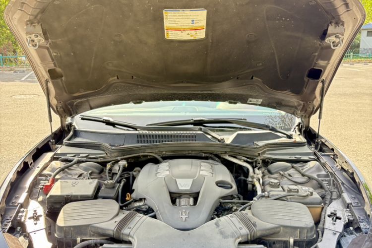 Used Maserati Ghibli 2014 3.0T Standard Edition Engine Bay