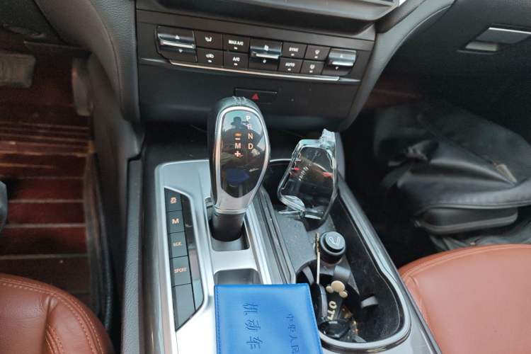 Used Maserati Ghibli 2014 3.0T Standard Edition Gear Lever