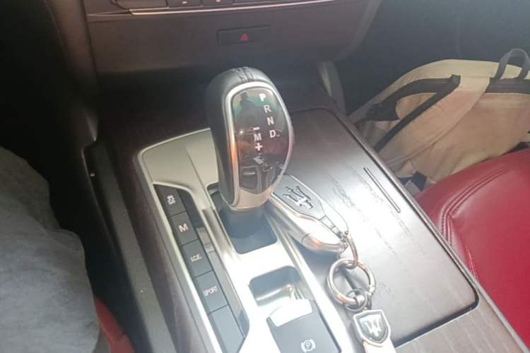 Used Maserati Ghibli 2014 3.0T Standard Edition Gear Lever