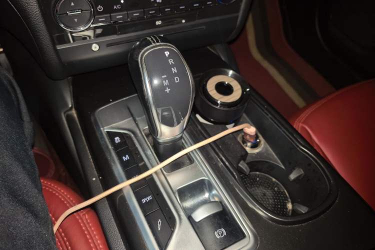 Used Maserati Ghibli 2014 3.0T Standard Edition Gear Lever
