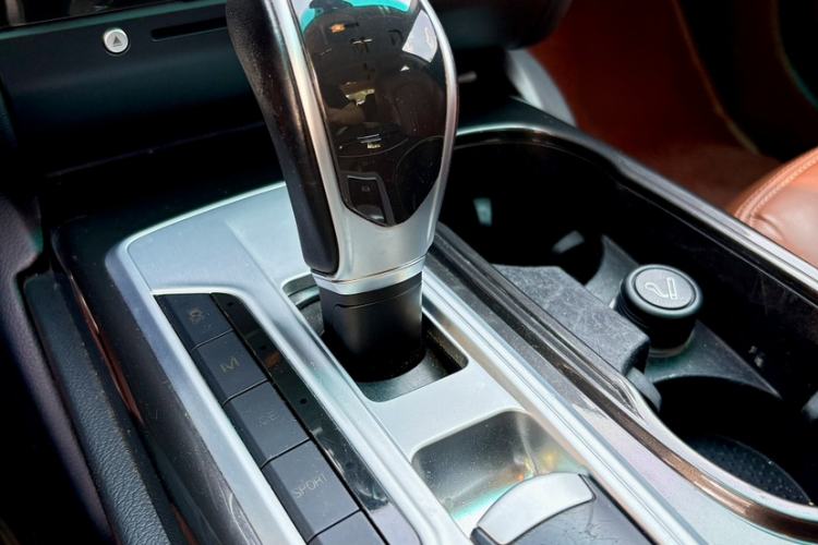 Used Maserati Ghibli 2014 3.0T Standard Edition Gear Lever