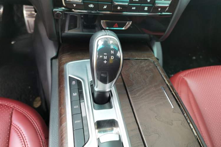 Used Maserati Ghibli 2014 3.0T Standard Edition Gear Lever
