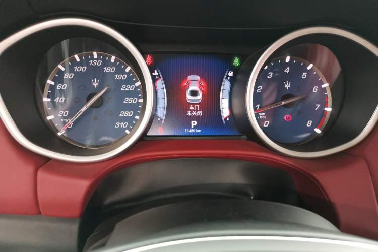 Used Maserati Ghibli 2014 3.0T Standard Edition Odometer Close Up