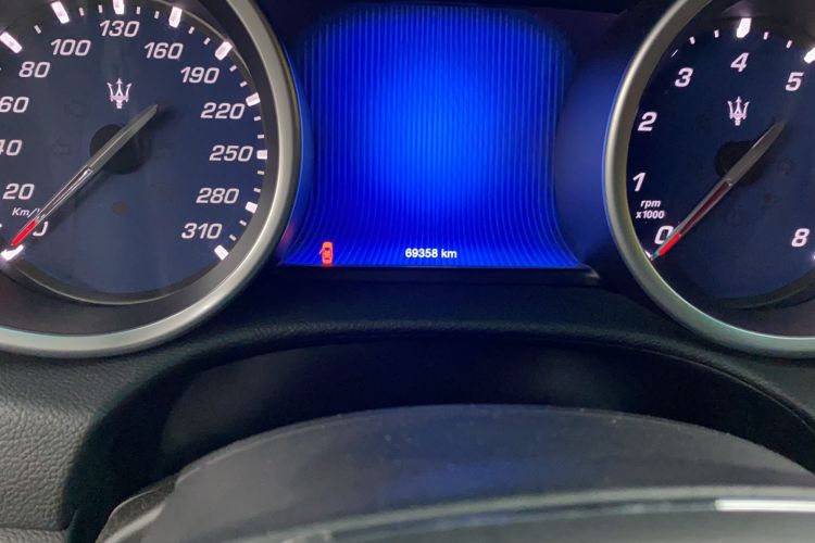 Used Maserati Ghibli 2014 3.0T Standard Edition Odometer Close Up