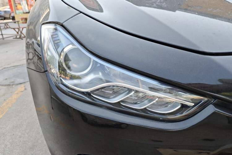 Used Maserati Ghibli 2014 3.0T Standard Edition Right Front Headlight