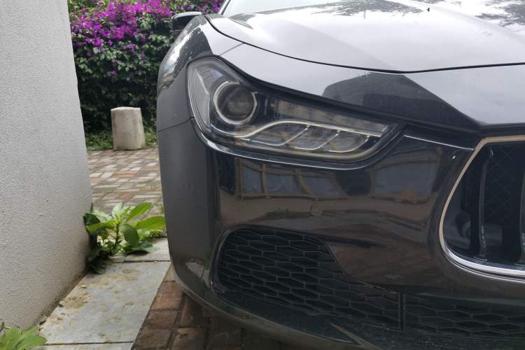 Used Maserati Ghibli 2014 3.0T Standard Edition Right Front Headlight