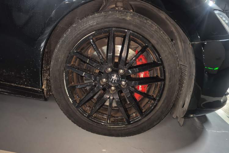 Used Maserati Ghibli 2014 3.0T Standard Edition Right Front Wheel Hub