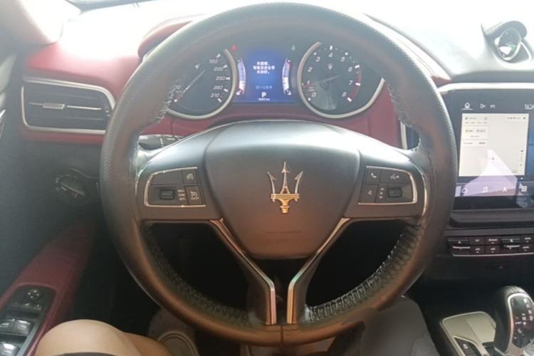 Used Maserati Ghibli 2014 3.0T Standard Edition Steering Wheel