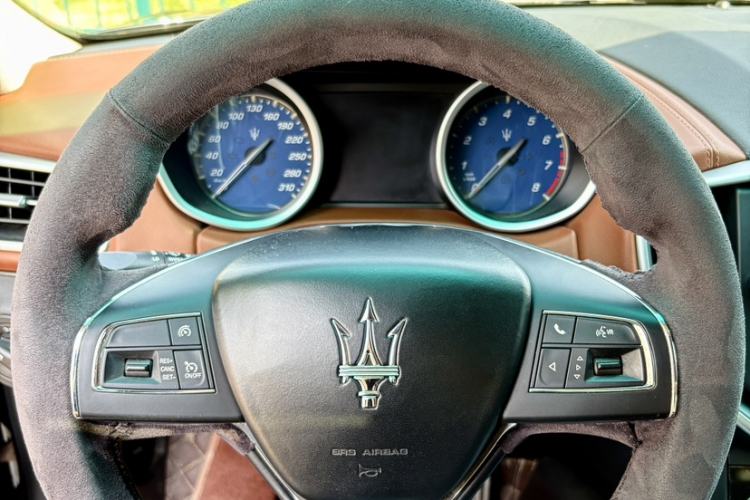 Used Maserati Ghibli 2014 3.0T Standard Edition Steering Wheel