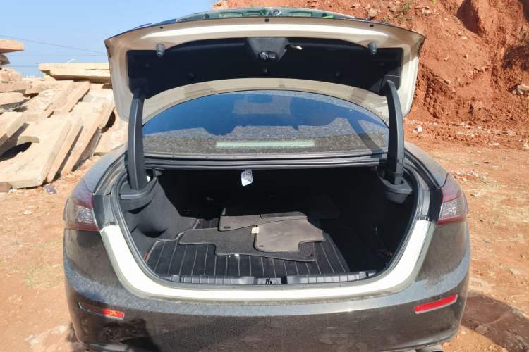 Used Maserati Ghibli 2014 3.0T Standard Edition Trunk
