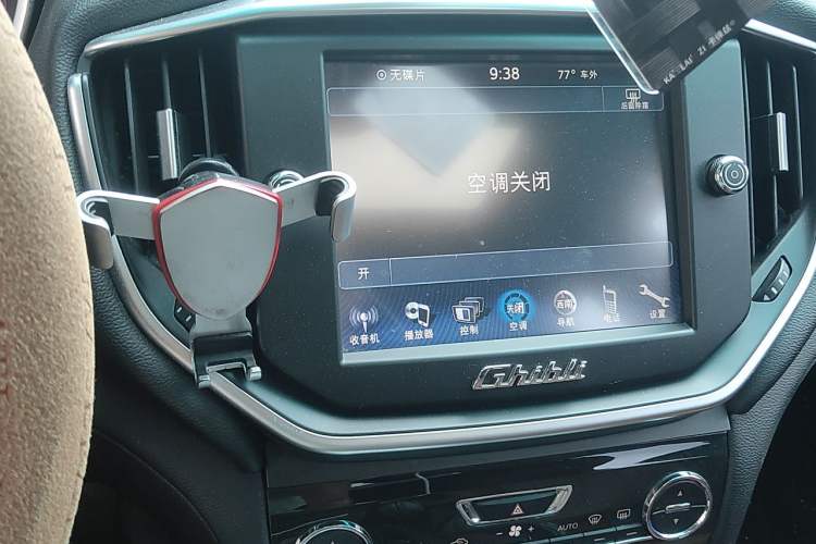 Used Maserati Ghibli 2014 3.0T Standard Edition Audio And AC Panel