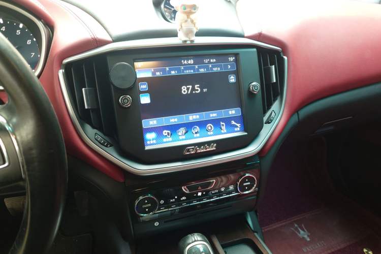 Used Maserati Ghibli 2014 3.0T Standard Edition Audio And AC Panel